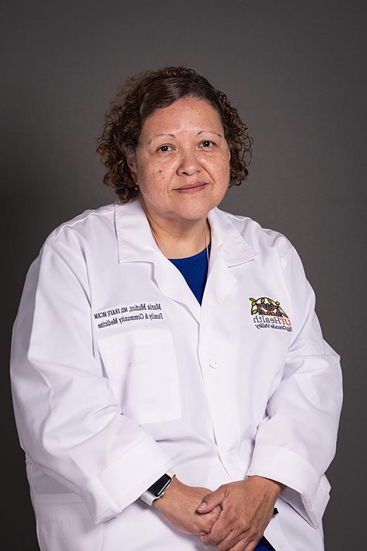 Maria de Jesus Muñoz， MD